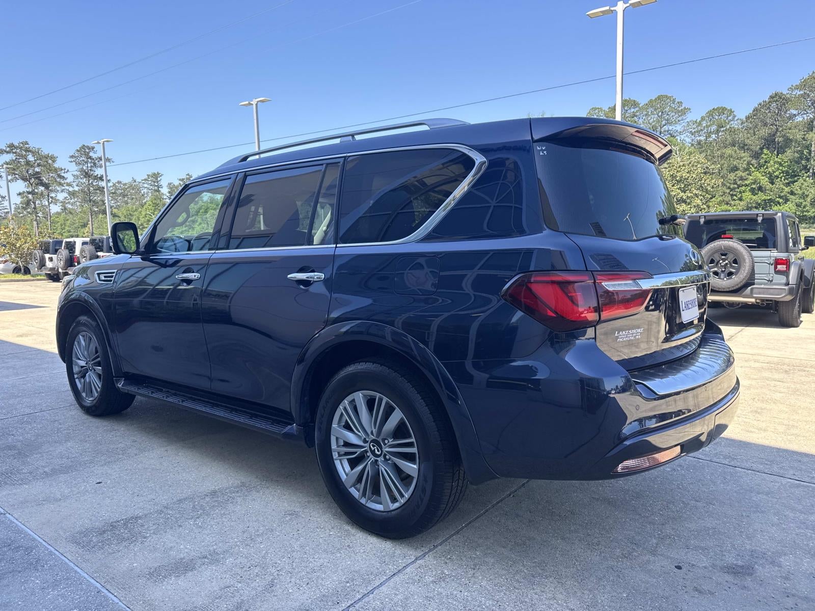 2024 INFINITI QX80 LUXE