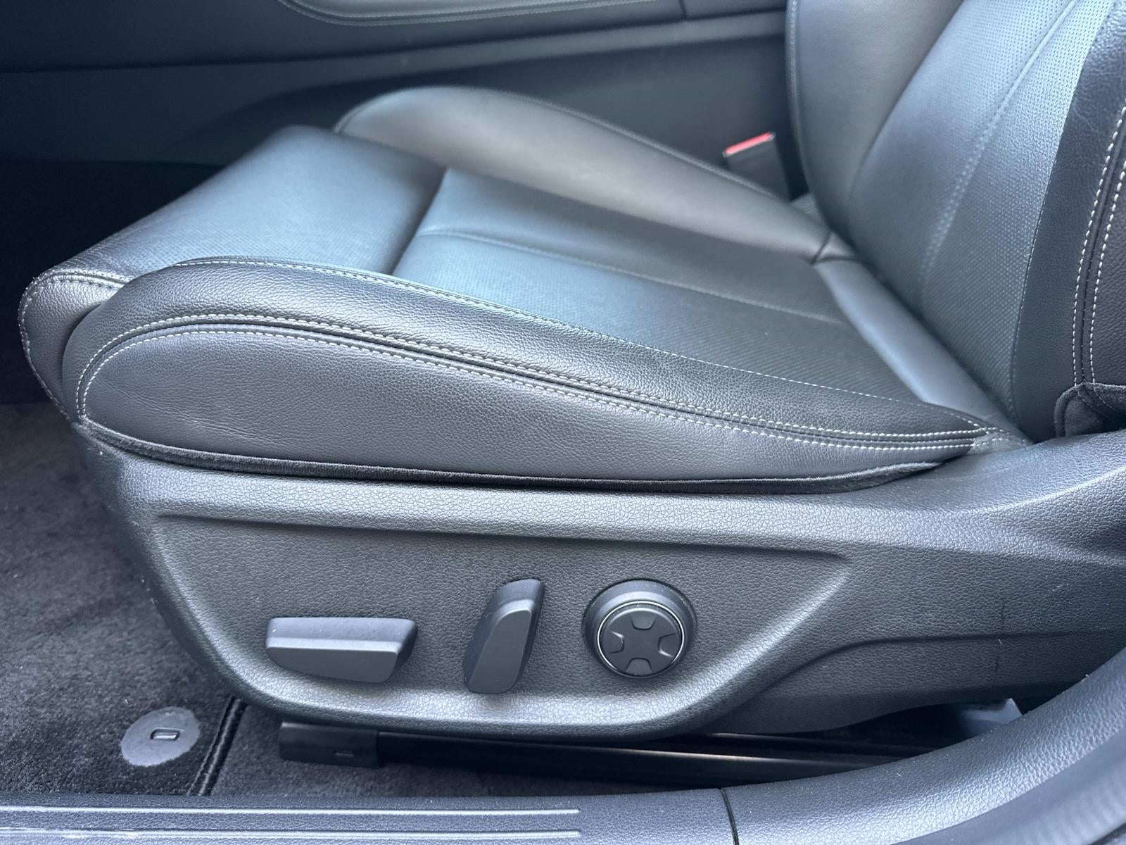 2025 Genesis G70 2.5T RWD