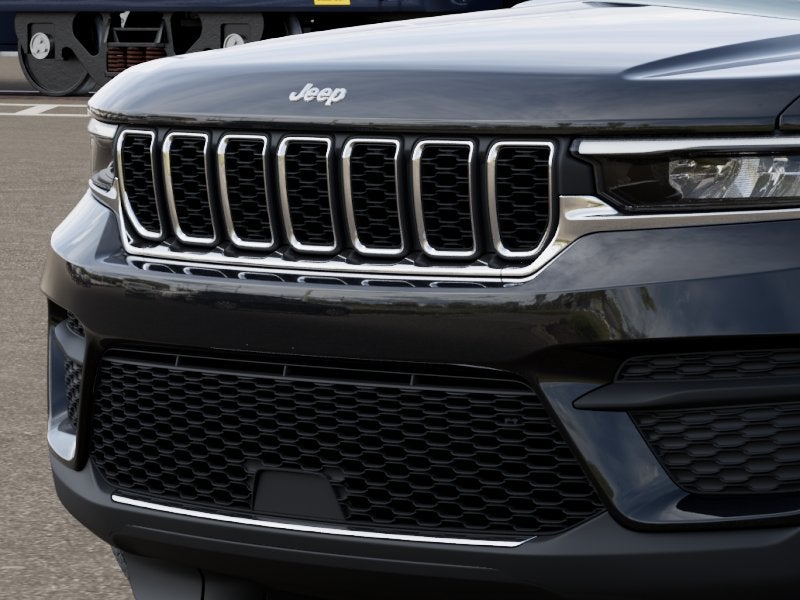 2027 Jeep Grand Cherokee GRAND CHEROKEE LAREDO 4X2