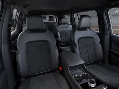 2027 Jeep Grand Cherokee GRAND CHEROKEE L LAREDO ALTITUDE 4X2
